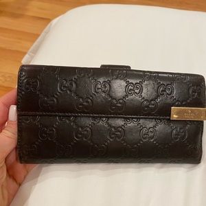 Gucci Gold signature continental wallet